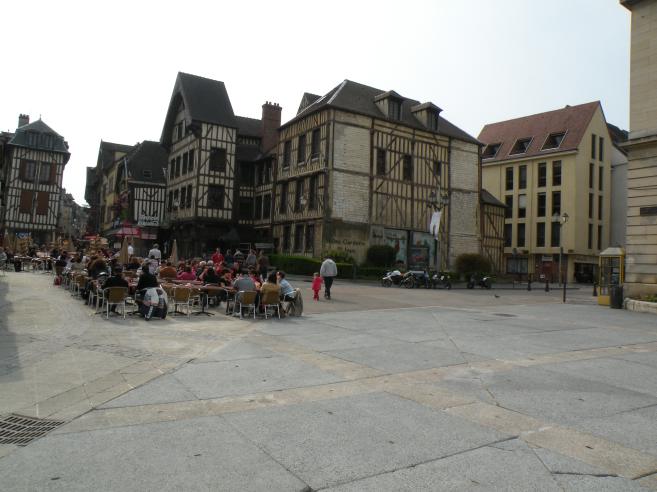  terrasses de cafés, place du Maréchal Foch